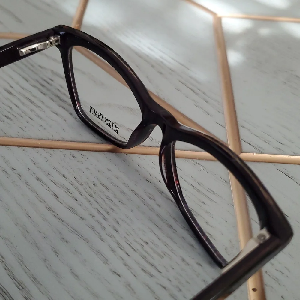 New Ellen Tracy Lucerne Women's Glasses in Gold and Purple Laminate. 51/15/135.